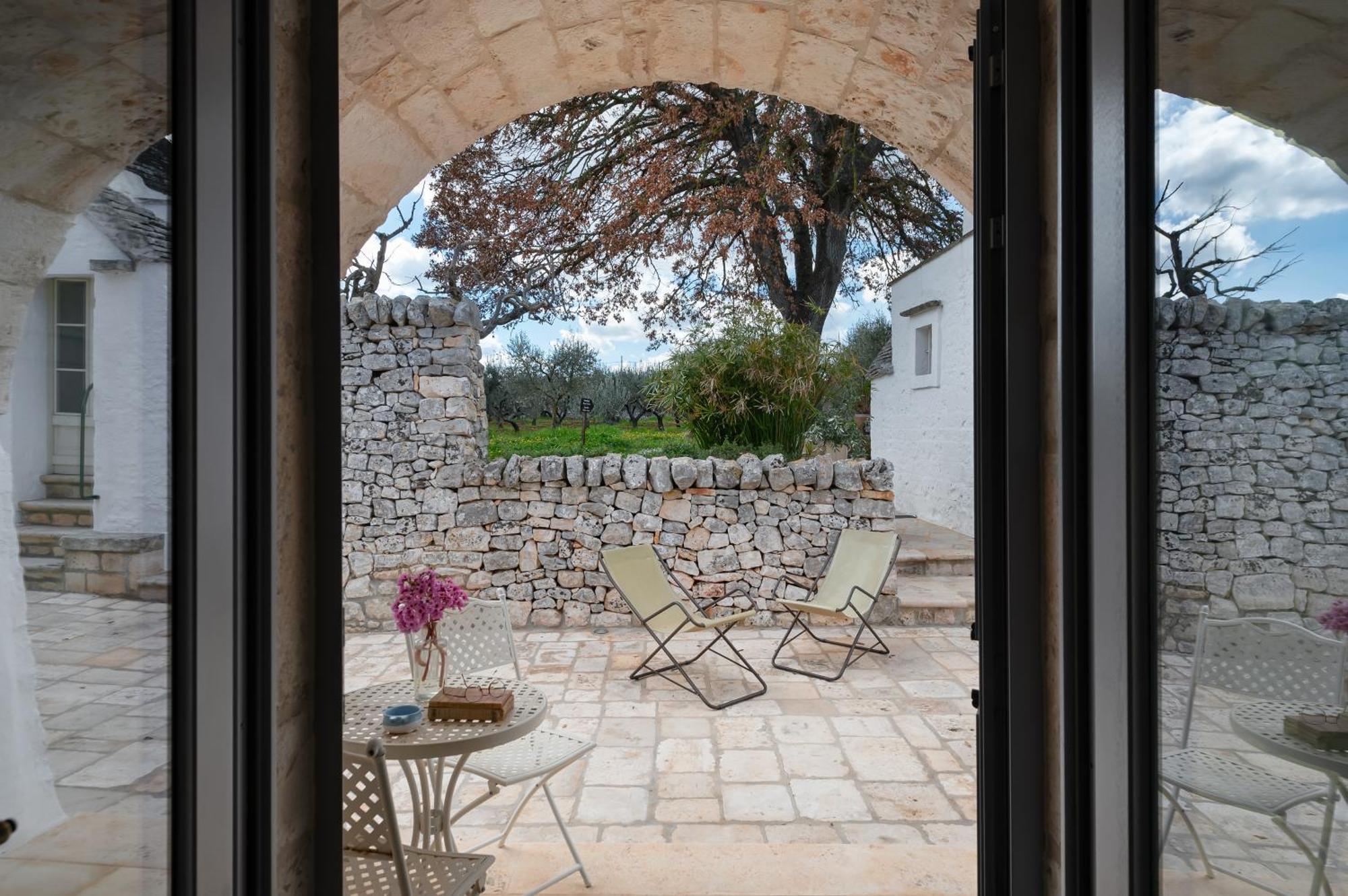 Agriturismo Masseria Aprile Locorotondo Exterior photo