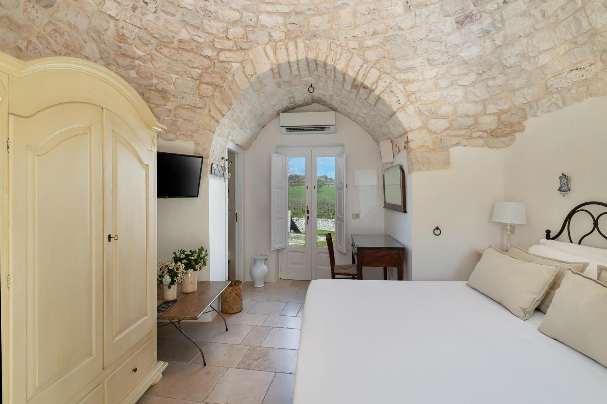 Agriturismo Masseria Aprile Locorotondo Exterior photo